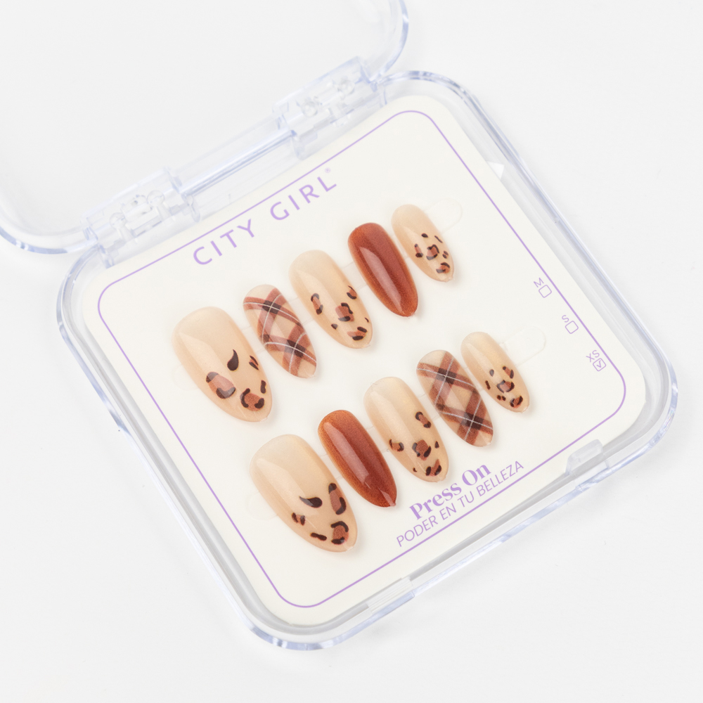 PRESS ON ALMOND CON DESCORACIÓN CITY GIRL